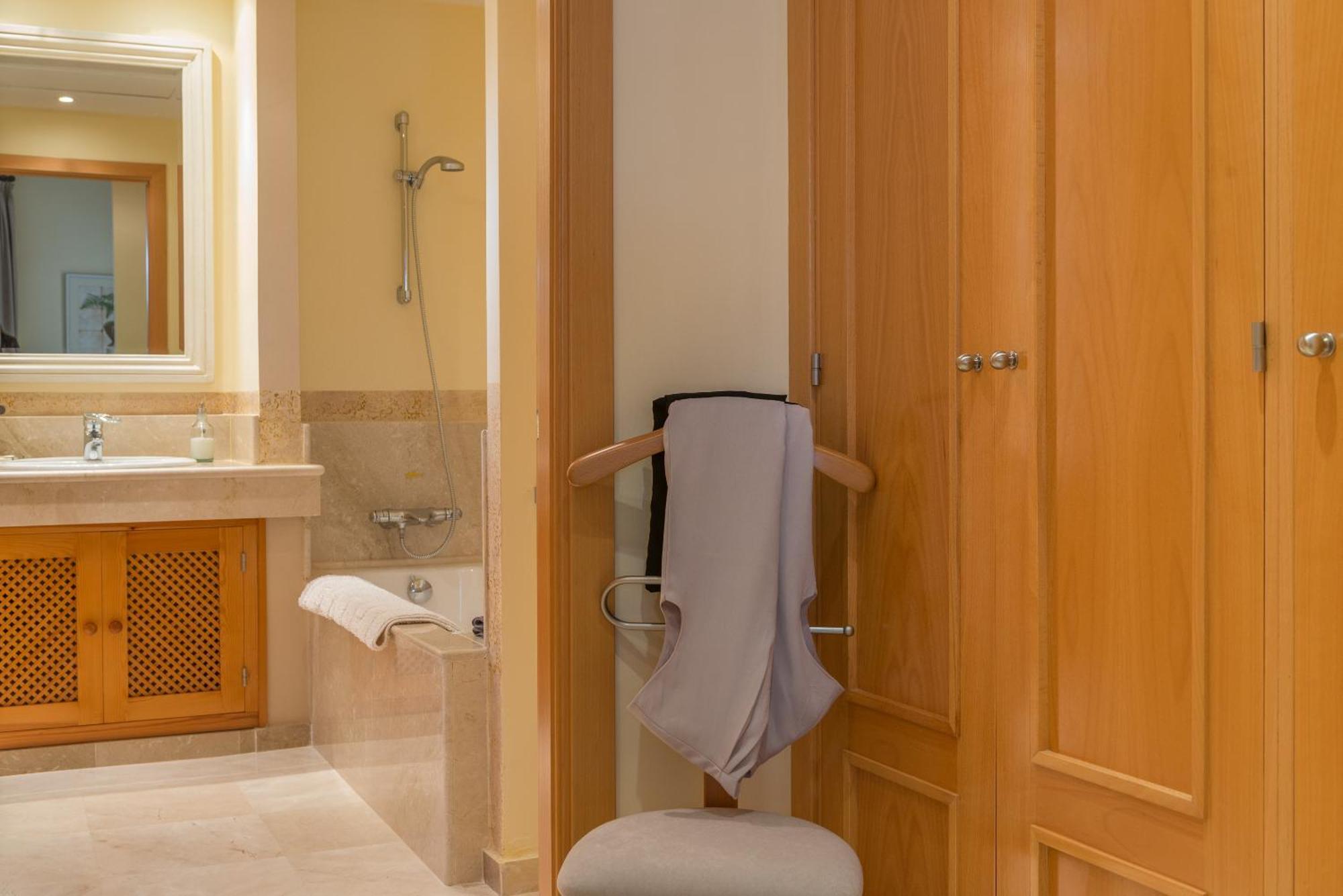 בנאלופ קסאס וייחאס Resort Villas Andalucia חדר תמונה