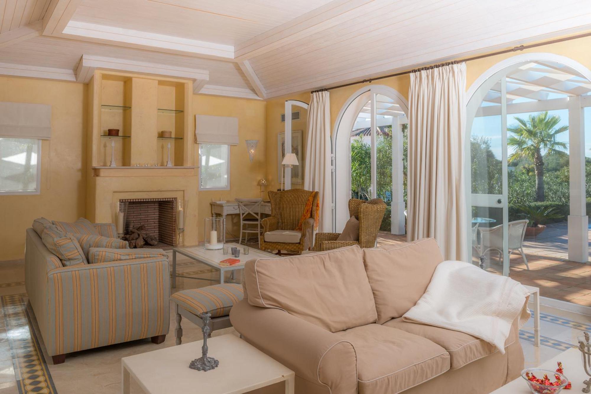 בנאלופ קסאס וייחאס Resort Villas Andalucia חדר תמונה