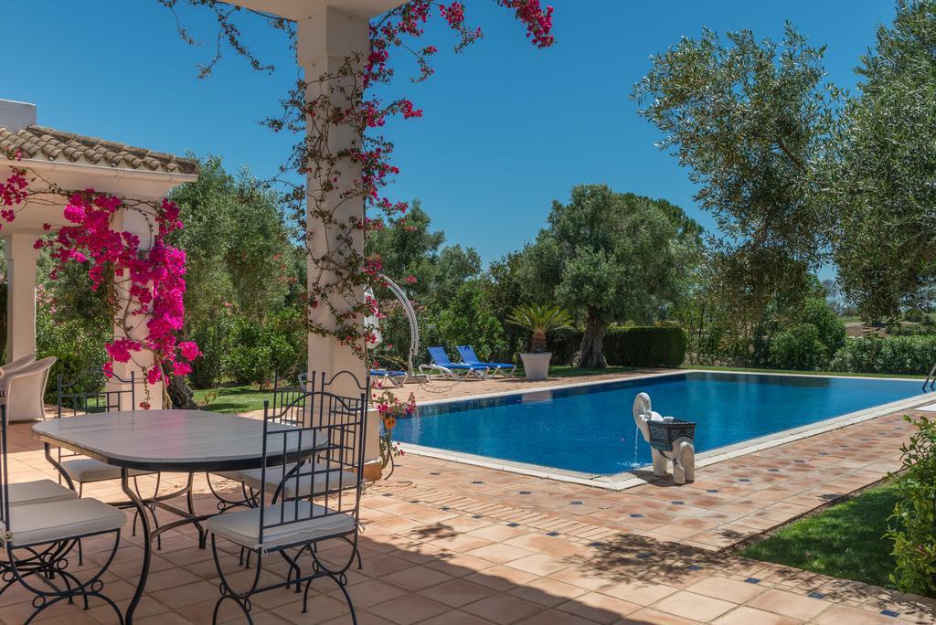 בנאלופ קסאס וייחאס Resort Villas Andalucia מראה חיצוני תמונה