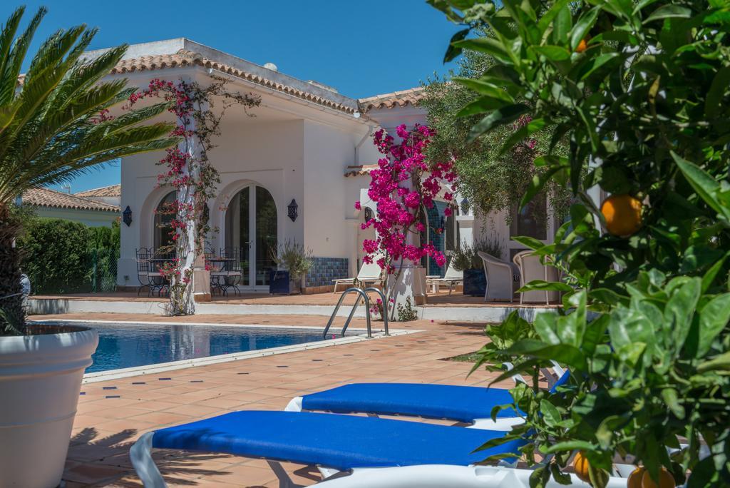בנאלופ קסאס וייחאס Resort Villas Andalucia מראה חיצוני תמונה