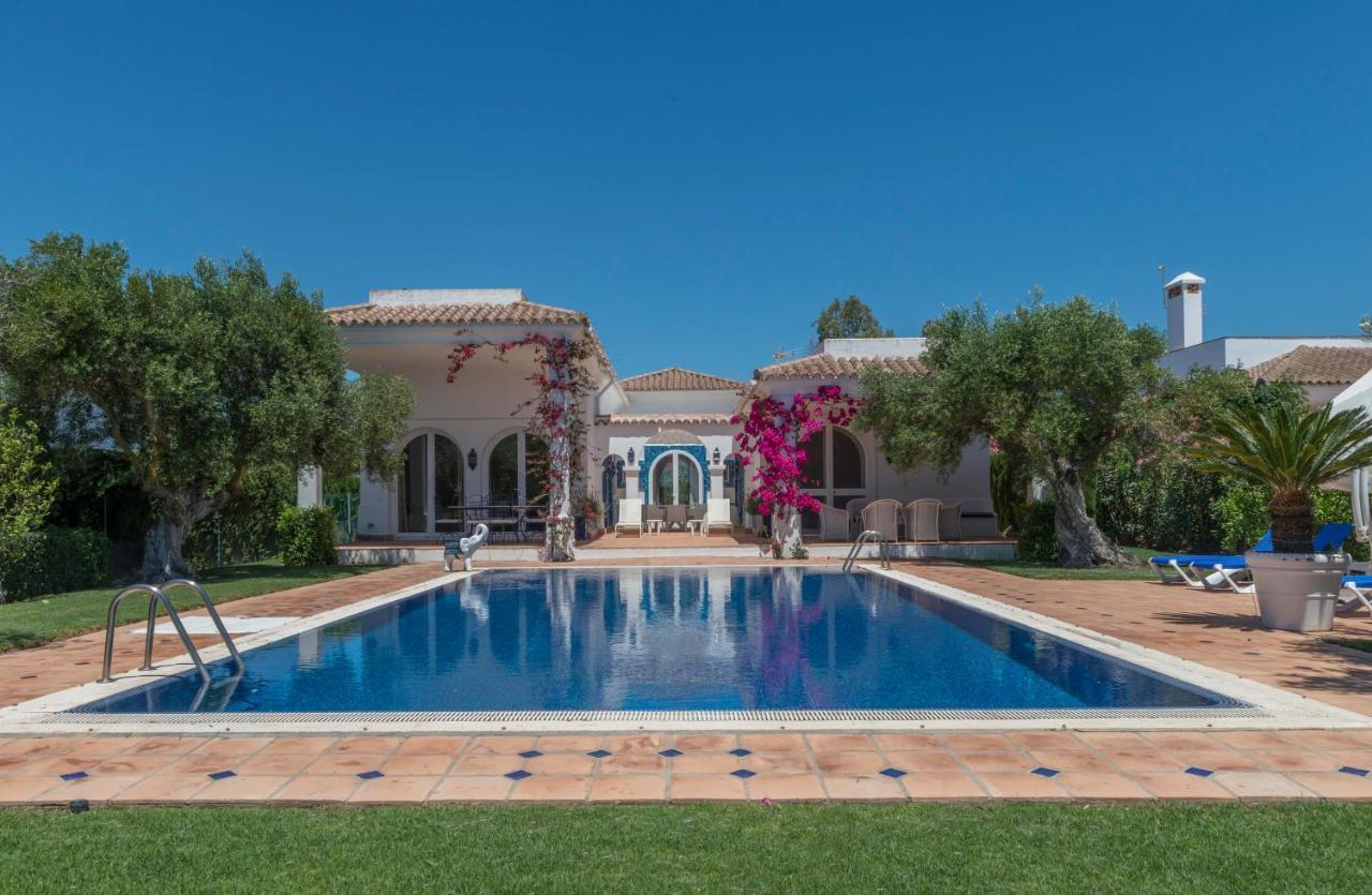 בנאלופ קסאס וייחאס Resort Villas Andalucia מראה חיצוני תמונה